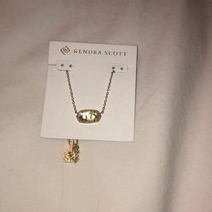 Kendra Scott necklace